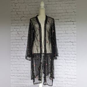 POL Boutique Floral Embroidered Kimono M/L